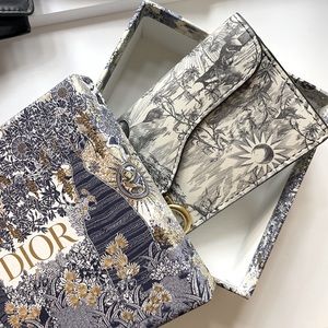 DIOR card holder limited edition (used)